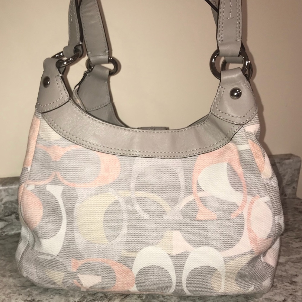 Unique Coach Purse - Picture 3 of 9